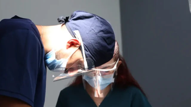 Personale al lavoro, foto pubblicata da SOL Dental Clinic